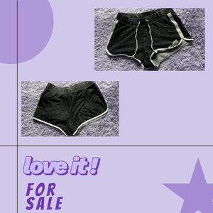 Cute comfy black shorts!